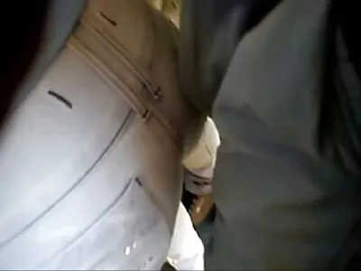 Красавицата смуче голям петел и се bezplatni sex klipove чука