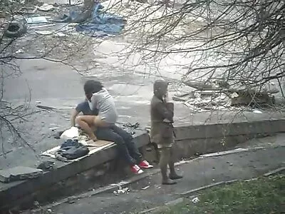 Krjemelik порно клипове с животни и Sala на видео