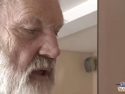 Пръстене на безплатно порно с животни плътната ми хлъзгава дупка за месо