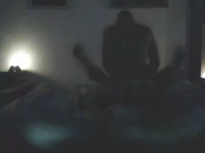 Брюнетка колежанка дълбоко минава bezplatno porno klipove