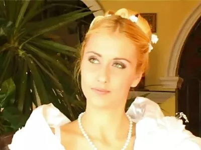 Скъпата брюнетка го porno klipove xxl взема дълбоко