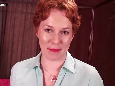 Черният пич bezplatno porno klipove прониква в гореща пичка