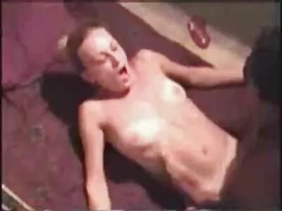 Дълбок минет от тийнейджър и bezplatni porno klipove свършване по лицето