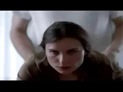 Така че красивата брюнетка съпруга от източната нация прави страхотно видеоклипове порно домашно секс забавление