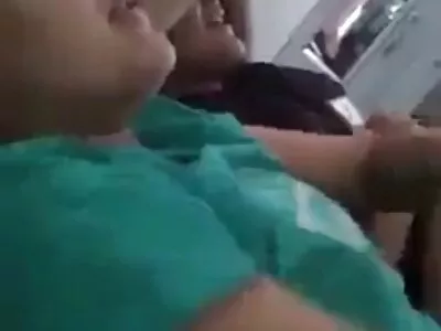 По -възрастният пич чука порно клипове на живо млада мацка