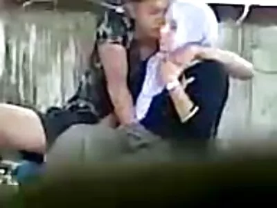 Една путка утре, три пички довечера! безплатен порно филм