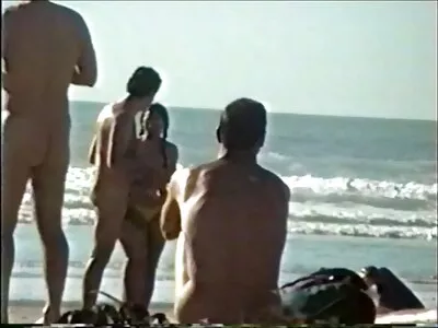 Удари я в поза на кучешки стил lezbiiki porno