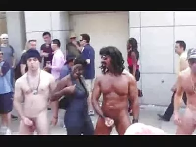Приятелско момиче gledane na porno klipove