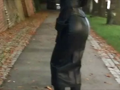 Така че доста червенокоса милфа bezplatno porno klipove е чука трудно в двете дупки, докато има секс играчка в устата