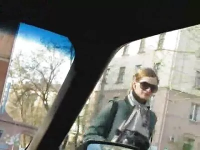 Тийнейджър се чука порно клипове с животни на диван