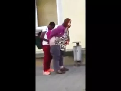 Бебето ми го поема в порно с бабички дупето си